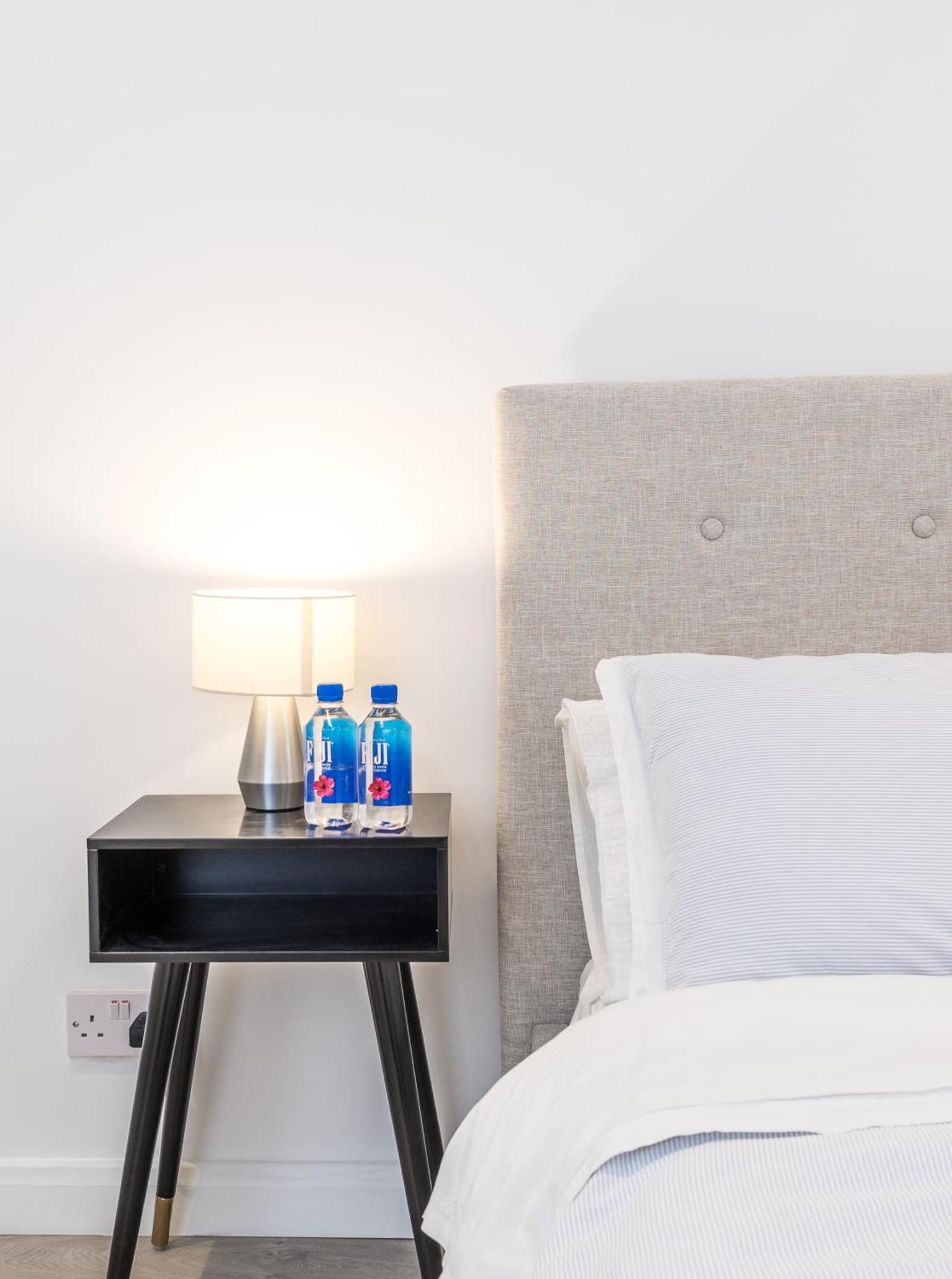 Appartamento Casa Italia Near Kings Road In Chelsea With Wifi & Washing Machine Londra Esterno foto