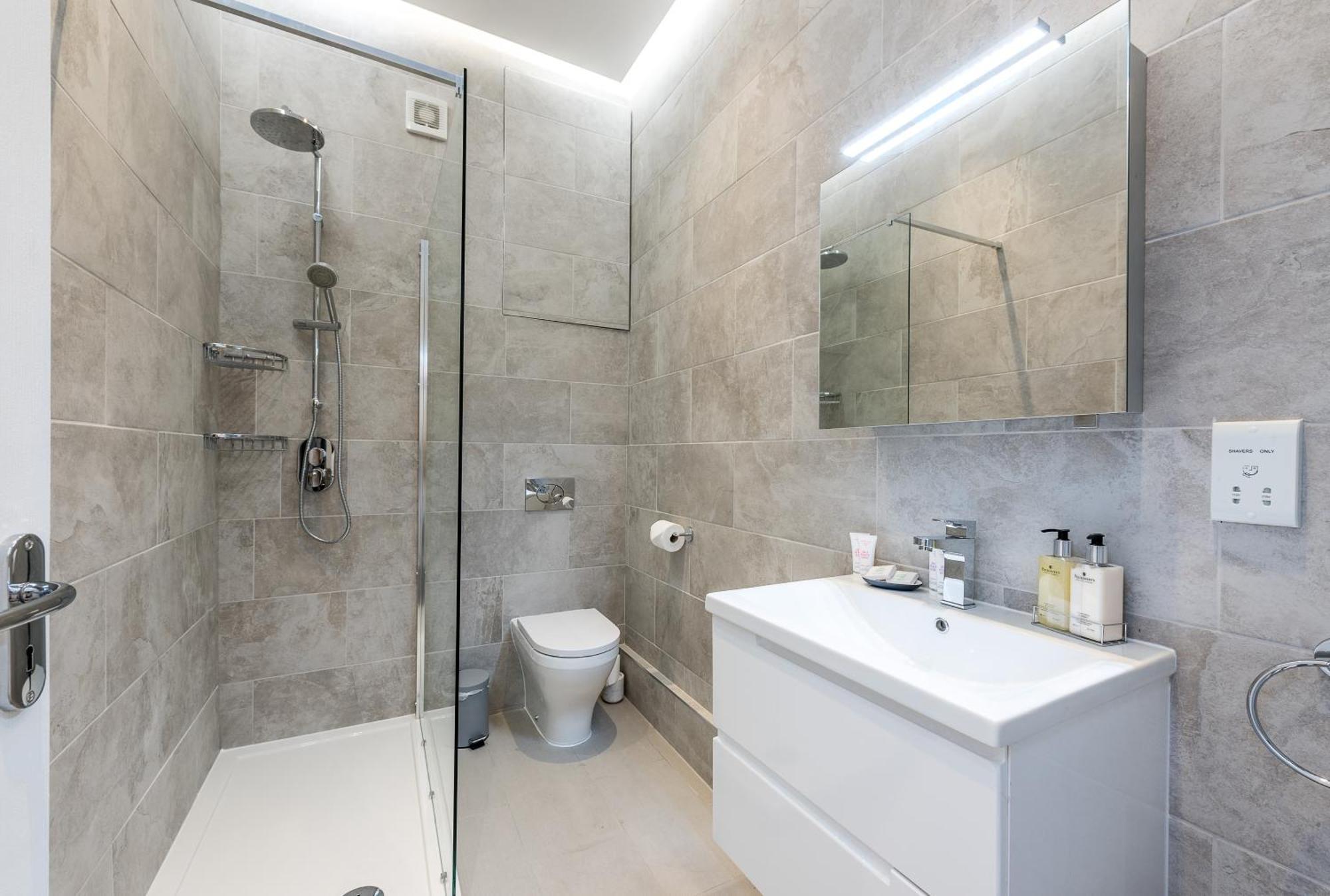Appartamento Casa Italia Near Kings Road In Chelsea With Wifi & Washing Machine Londra Esterno foto